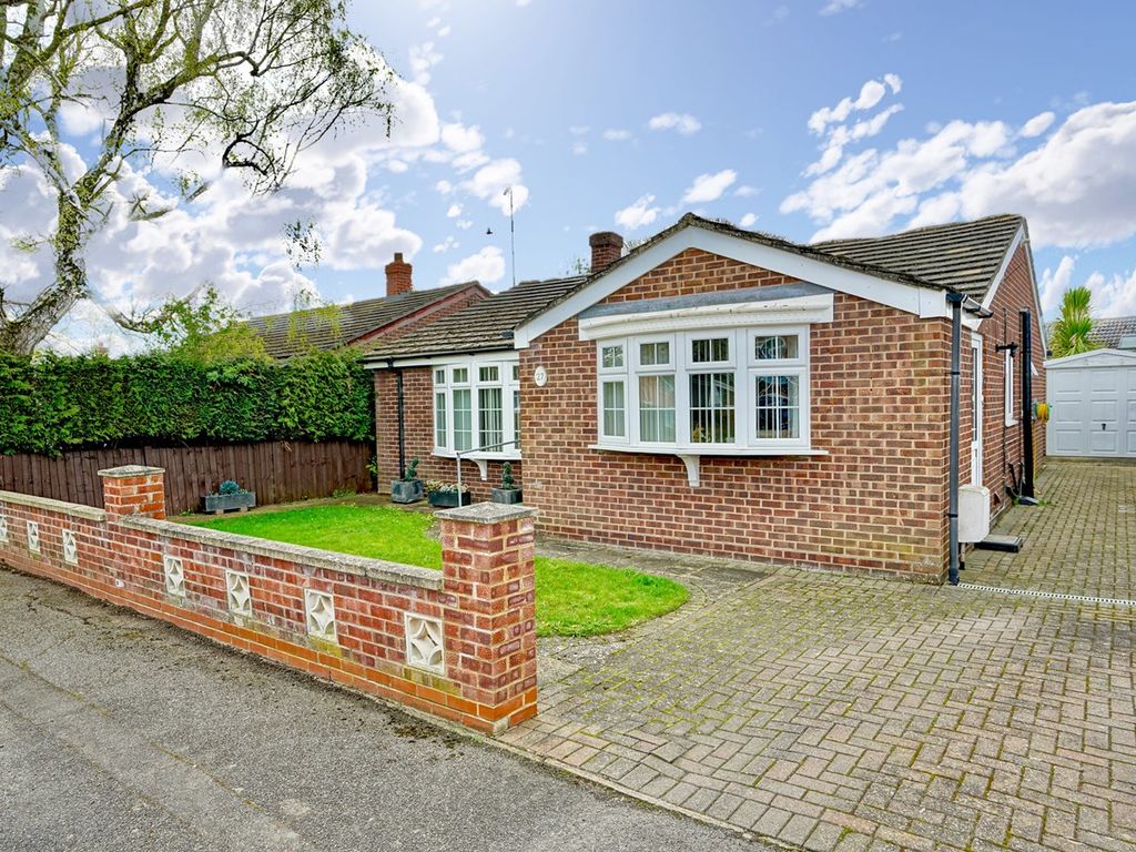 3 bed bungalow for sale in Chesham Road, Sawtry, Huntingdon PE28 Zoopla