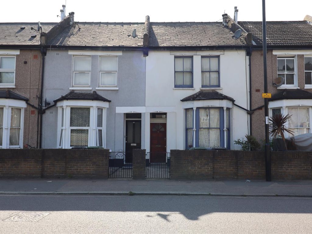 4 bed terraced house to rent in Trundleys Road, London SE8 Zoopla