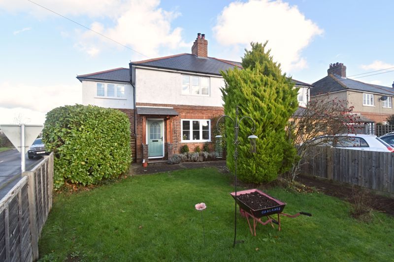 3 bed semidetached house for sale in Bramley Road, SherfieldOnLoddon