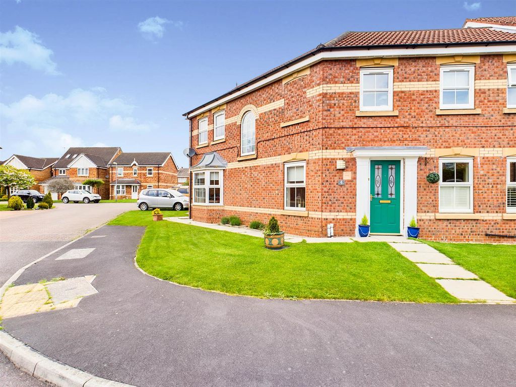 4 bed semidetached house for sale in Mcintosh Drive, Driffield YO25