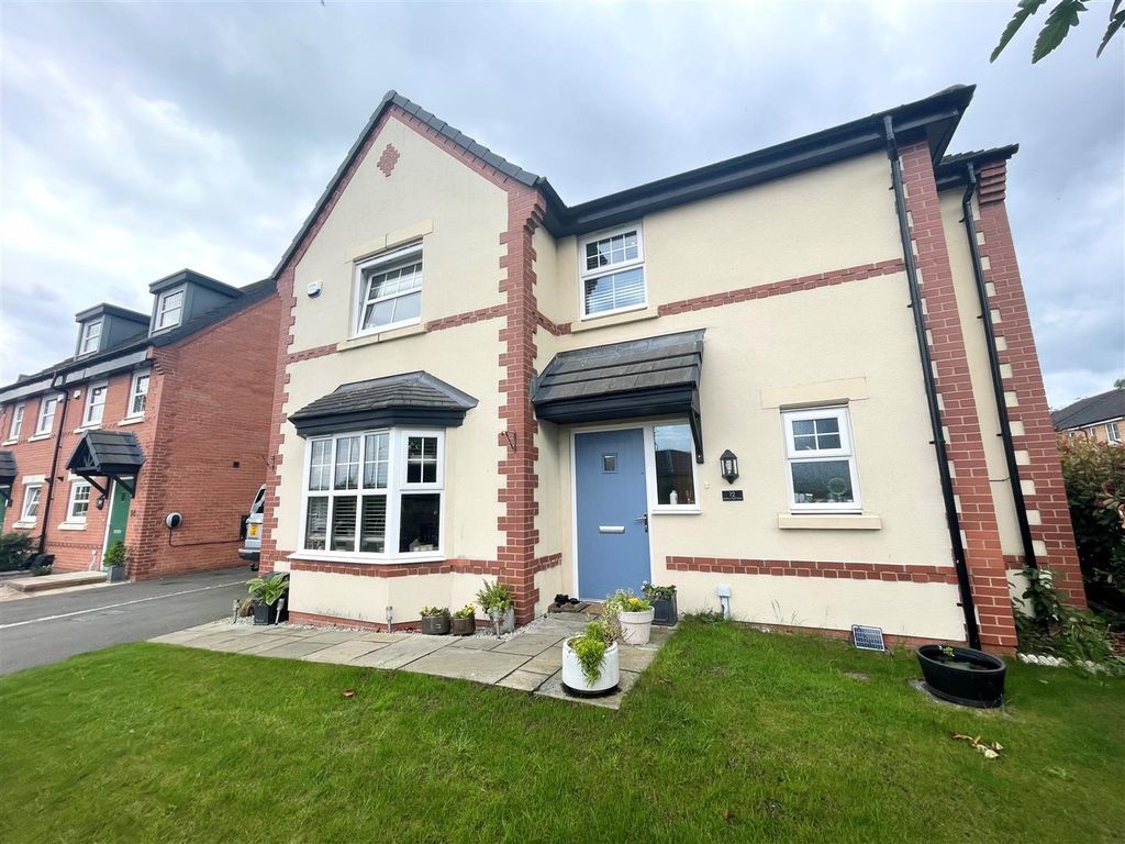 4 bed detached house for sale in Mellors Field Close, Sandbach CW11, £