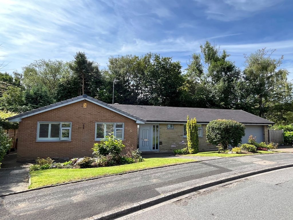 2 bed detached bungalow for sale in Castleford Drive, Prestbury, Macclesfield SK10, £650,000