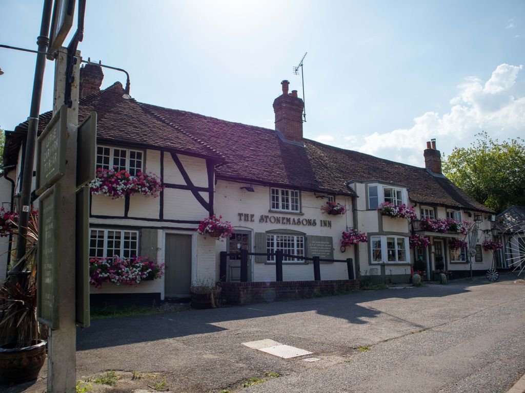 Pub/bar for sale in North Street, Petworth GU28, £75,000 Zoopla