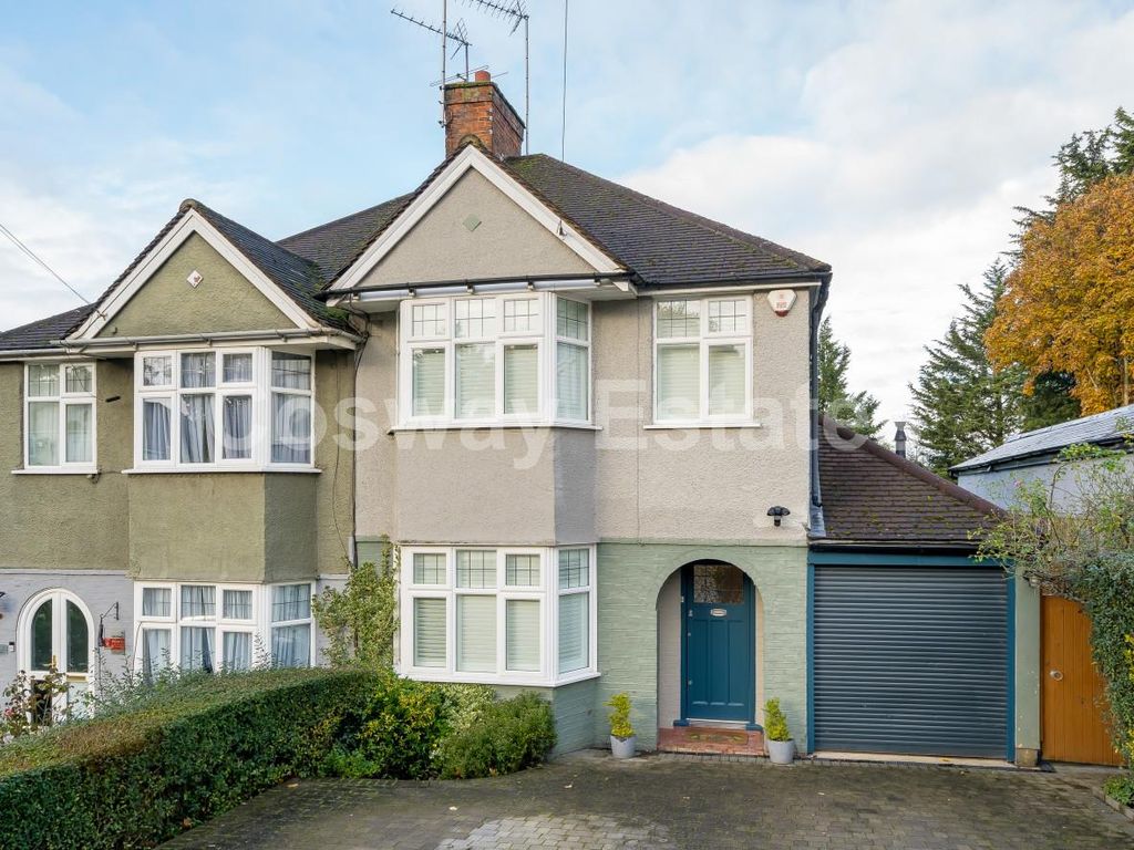 3 bed property for sale in Engel Park, London NW7, £795,000 Zoopla