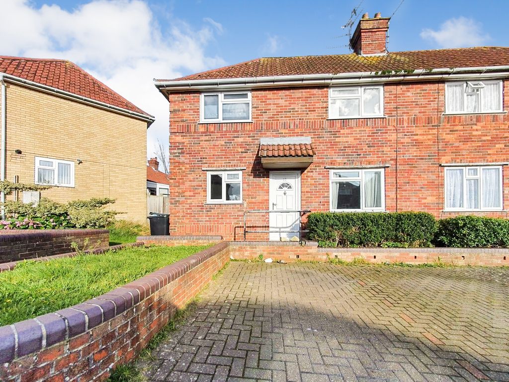 3 bed semidetached house for sale in Marl Close, Yeovil BA21 Zoopla