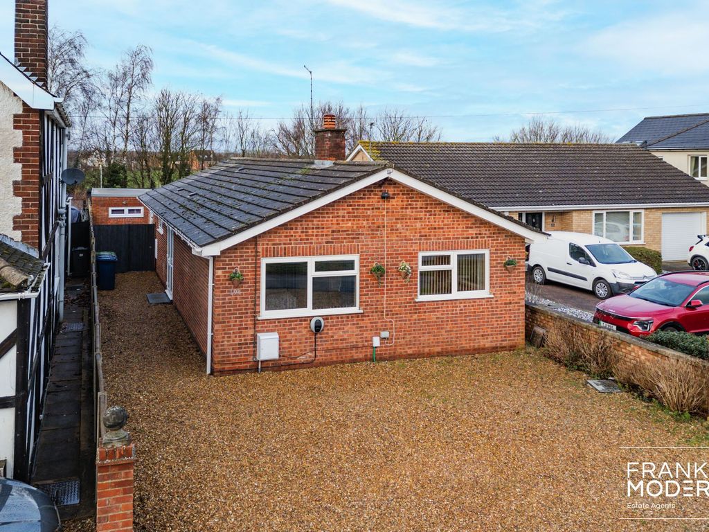3 bed detached bungalow for sale in Broadway, Yaxley PE7, £350,000 Zoopla