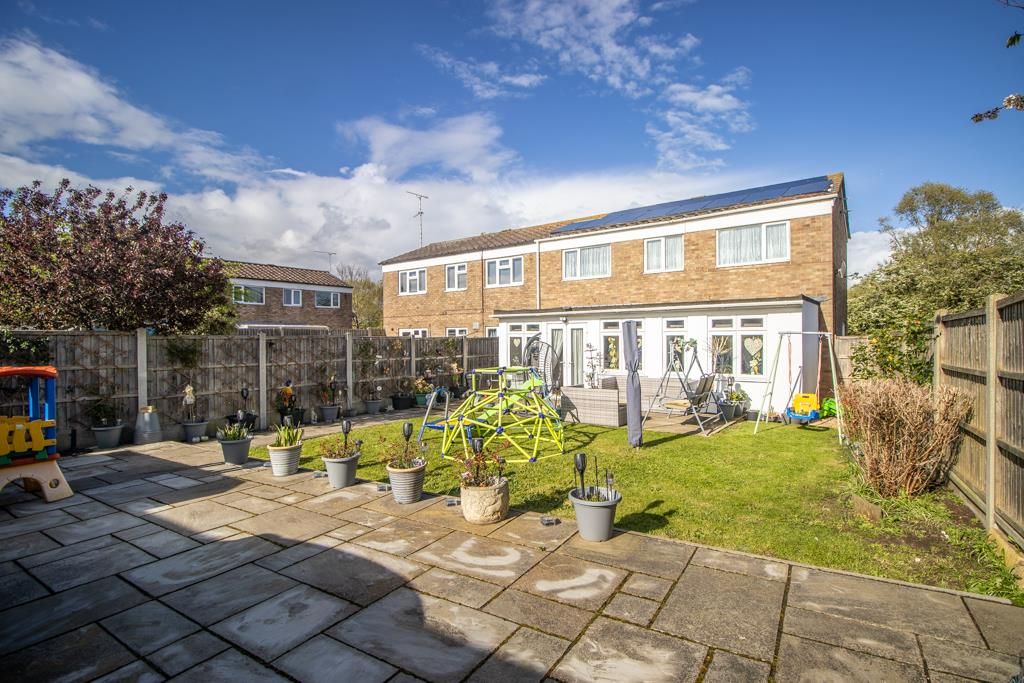 4 bed semidetached house for sale in Exeter Close, Shoeburyness