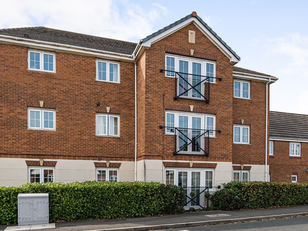 2 bed flat for sale in Purlin Wharf, Netherton, Dudley DY2, £135,000