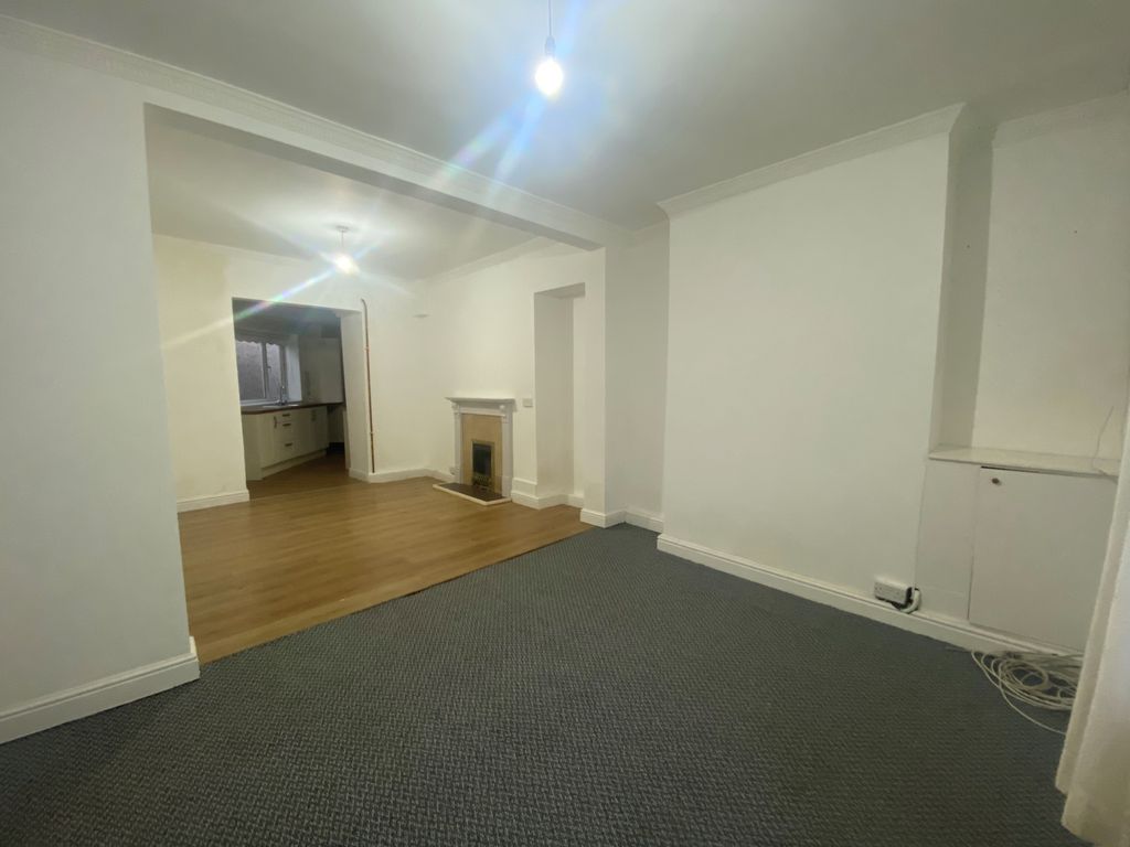 3 bed terraced house to rent in Llangyfelach Street, Swansea SA1, £750 pcm Zoopla