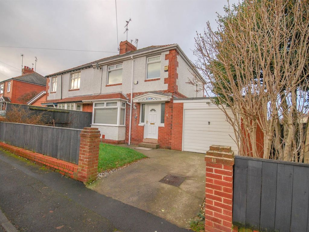 3 bed semidetached house for sale in Meadowfield Avenue, Newcastle