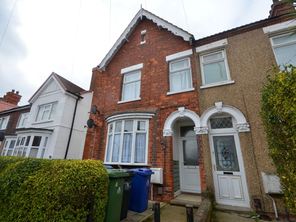 2 bed flat to rent in Heneage Road, Grimsby DN32 Zoopla