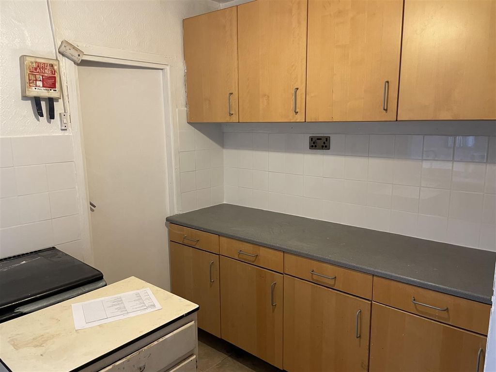 4 bed terraced house to rent in Whitton Road, Whitton, Hounslow TW3