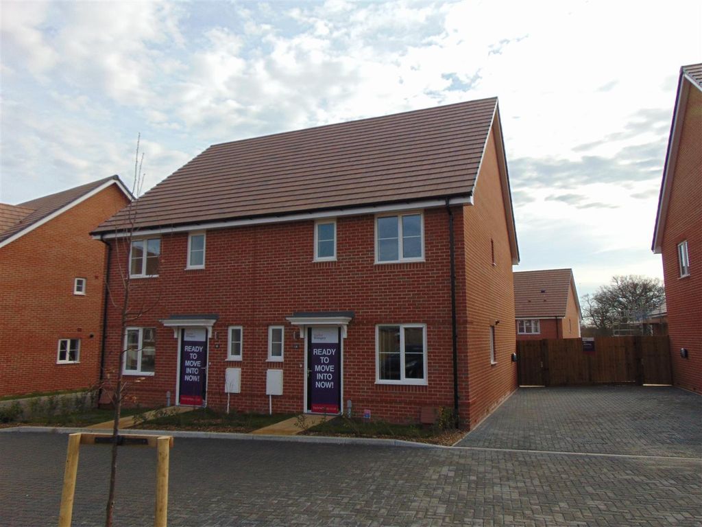 3 bed property for sale in Coppid View, Binfield, Bracknell RG42, £