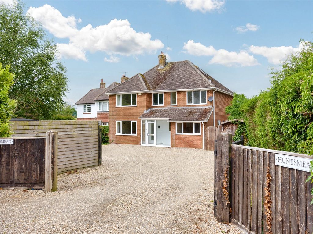 4 bed detached house for sale in Ogbourne St. Marlborough SN8