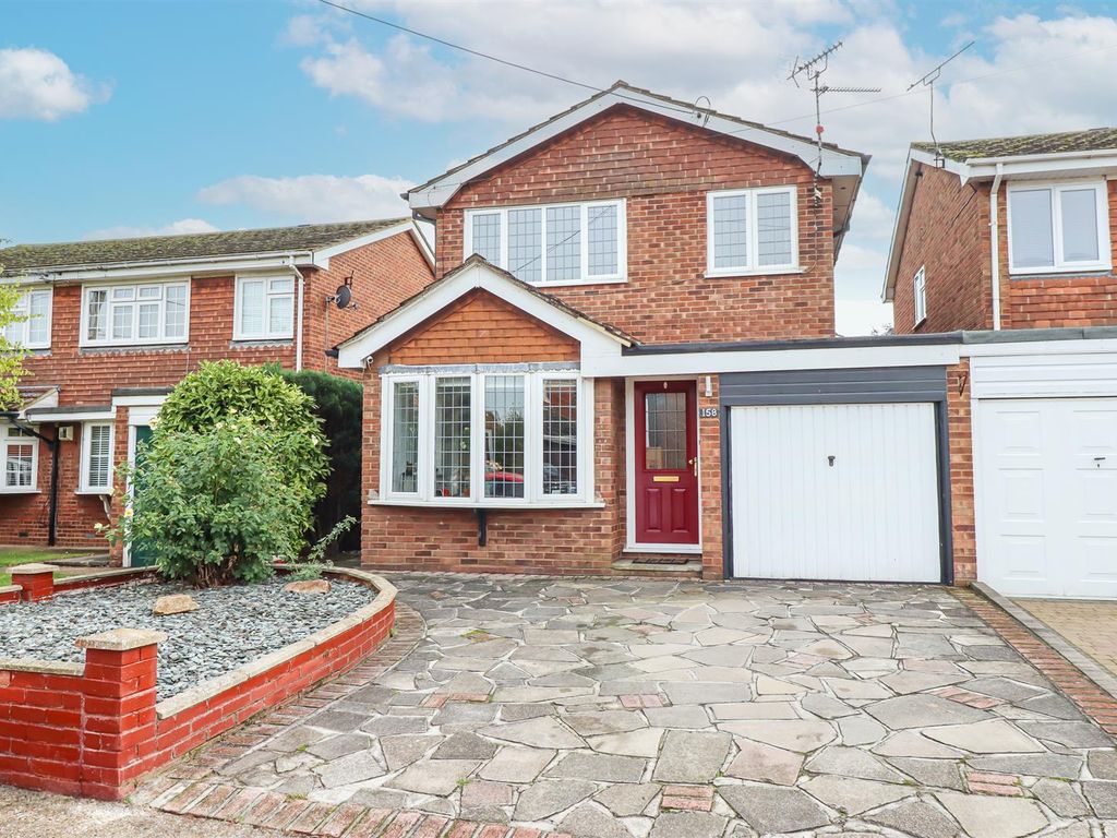 3 bed detached house for sale in Church Parade, Canvey Island SS8, £