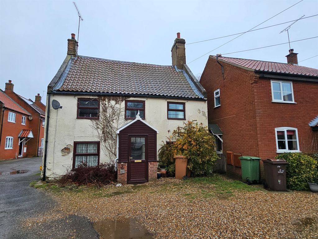 2 bed cottage for sale in Lynn Street, Swaffham PE37, £100,000 Zoopla