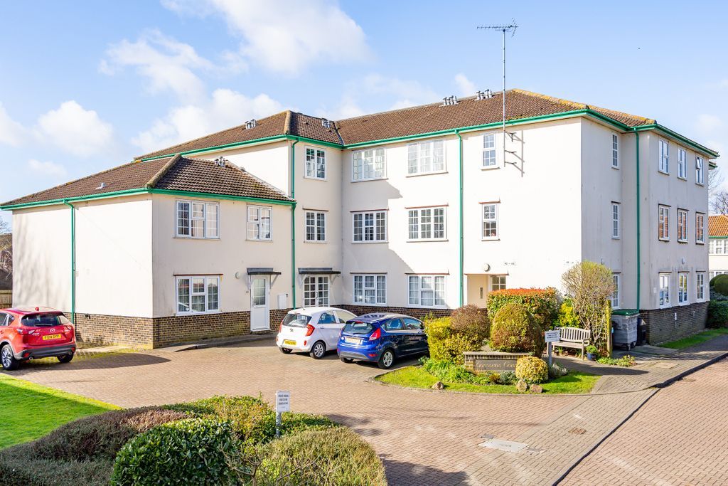 1 bed flat for sale in Guessens Court, Welwyn Garden City AL8 Zoopla