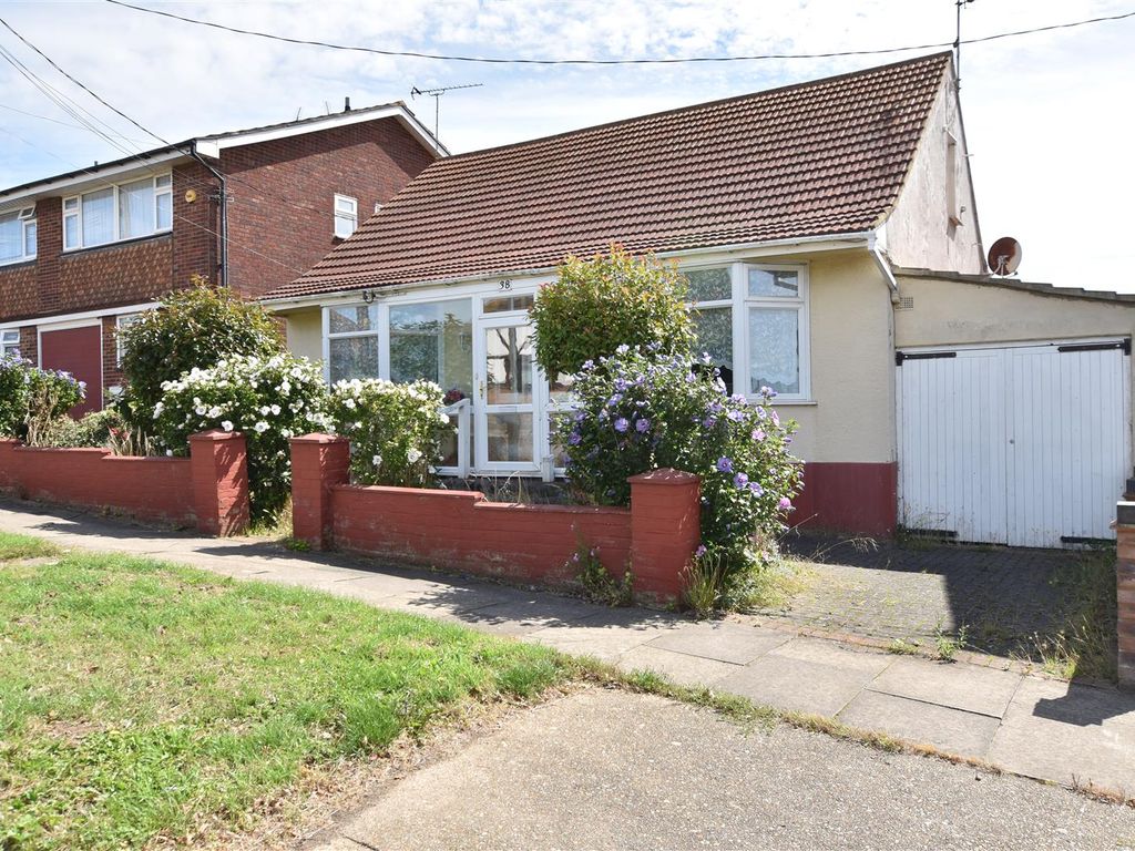 2 bed detached bungalow for sale in Tudor Road, Eastwood, LeighOnSea