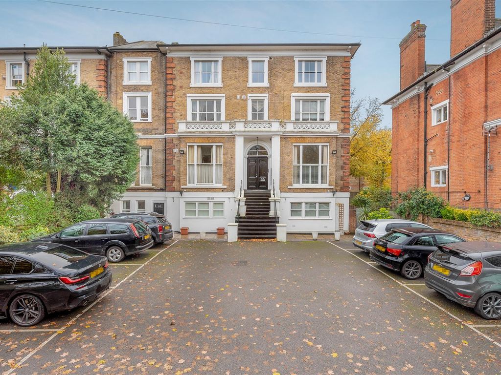 2 bed flat for sale in Osborne Road, Windsor SL4, £450,000 Zoopla