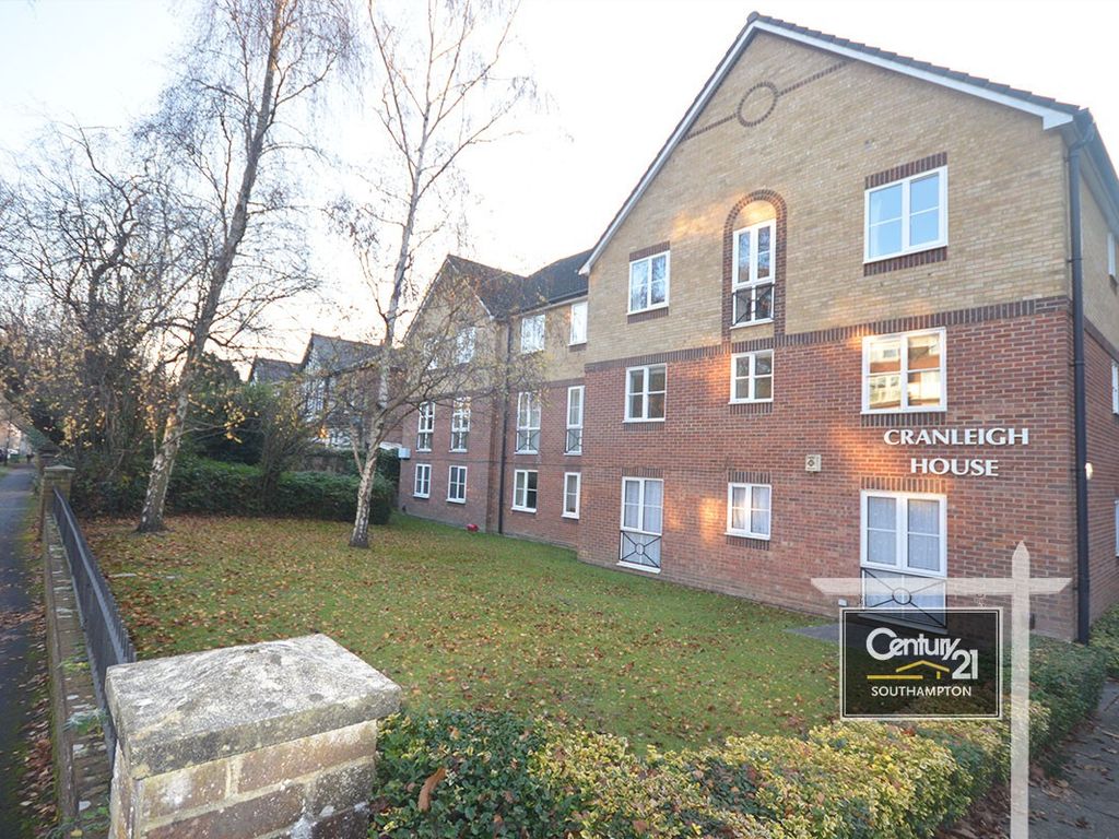 1 bed flat to rent in Ref R153024, Cranleigh House, Westwood Road
