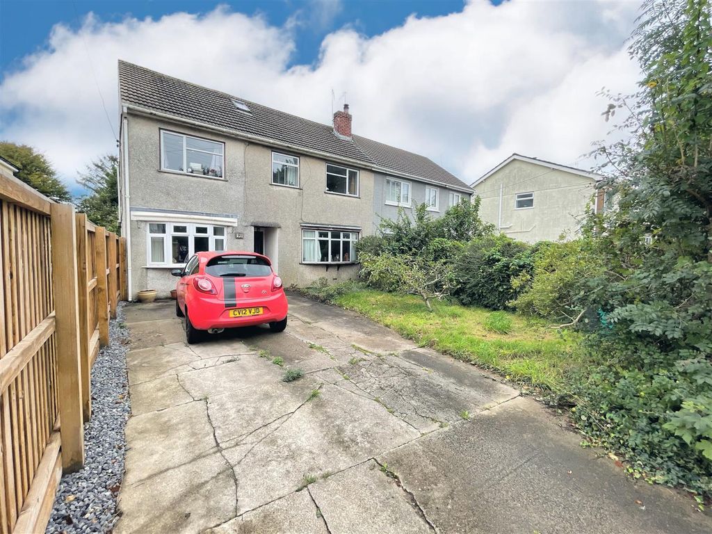 5 bed semidetached house for sale in Road,