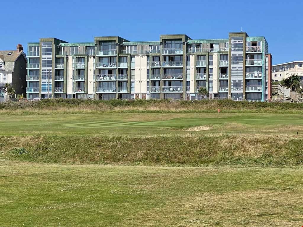 2 bed flat for sale in Headland Road, Newquay, Cornwall TR7, £475,000