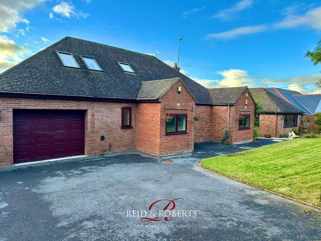 4 bed property for sale in Cefn Bychan Road, Pantymwyn, Mold CH7, £