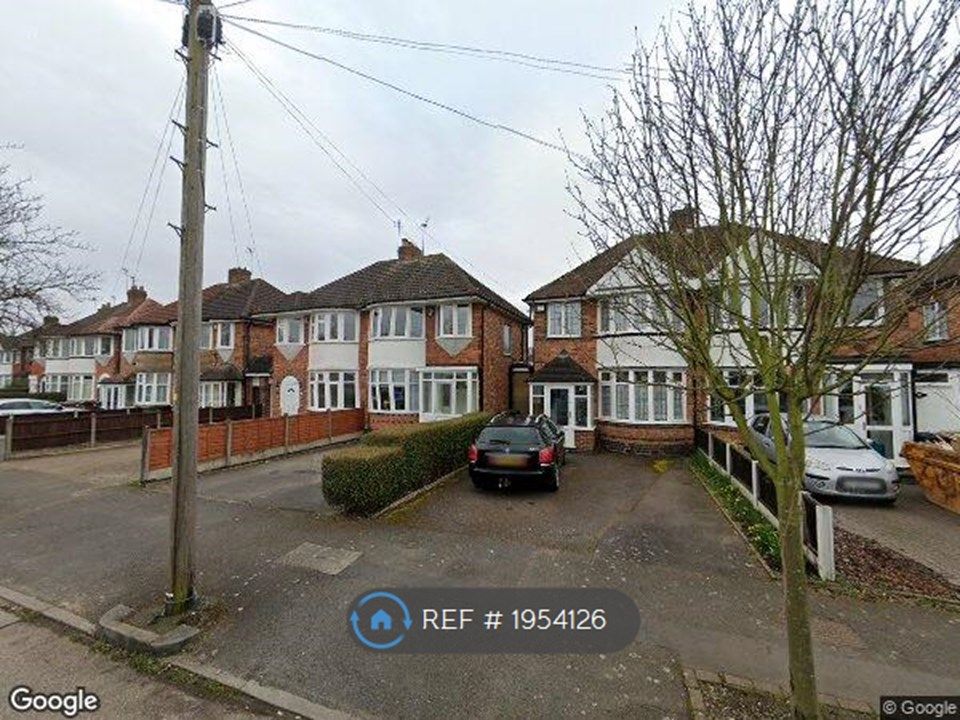 3 bed semidetached house to rent in Wellsford Avenue, Solihull B92, £