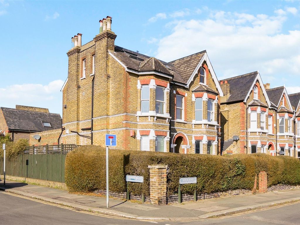 2 bed flat for sale in Kings Road, London SW19 Zoopla