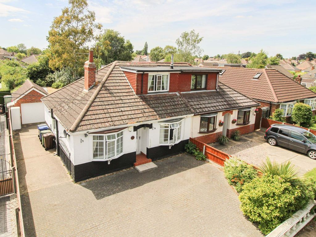 3 bed semidetached bungalow for sale in Eastfield Avenue, Scartho, Grimsby DN33 Zoopla