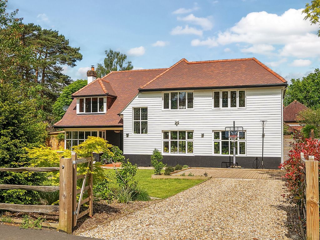 4 bed detached house for sale in Sole Farm Road, Great Bookham, Great