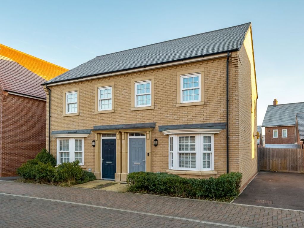 3 bed semidetached house for sale in Edith Avenue, Great Denham