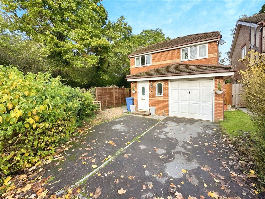 3 bed detached house for sale in Gondreville Gardens, Church Crookham, Fleet GU52, £500,000 Zoopla