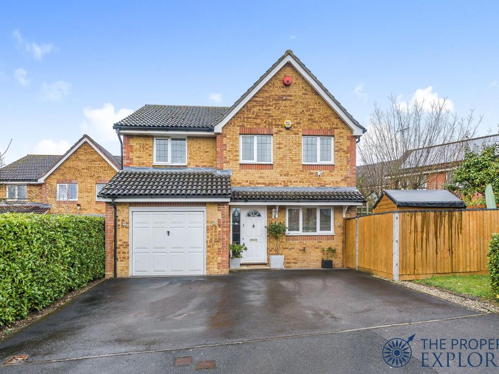 4 bed detached house for sale in Vespasian Gardens, Basingstoke RG24