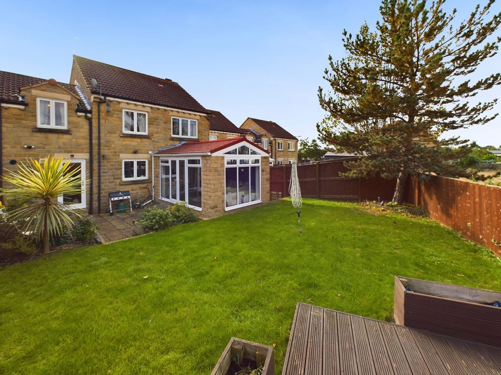 5 bed semidetached house for sale in Pasture Gardens, Norton
