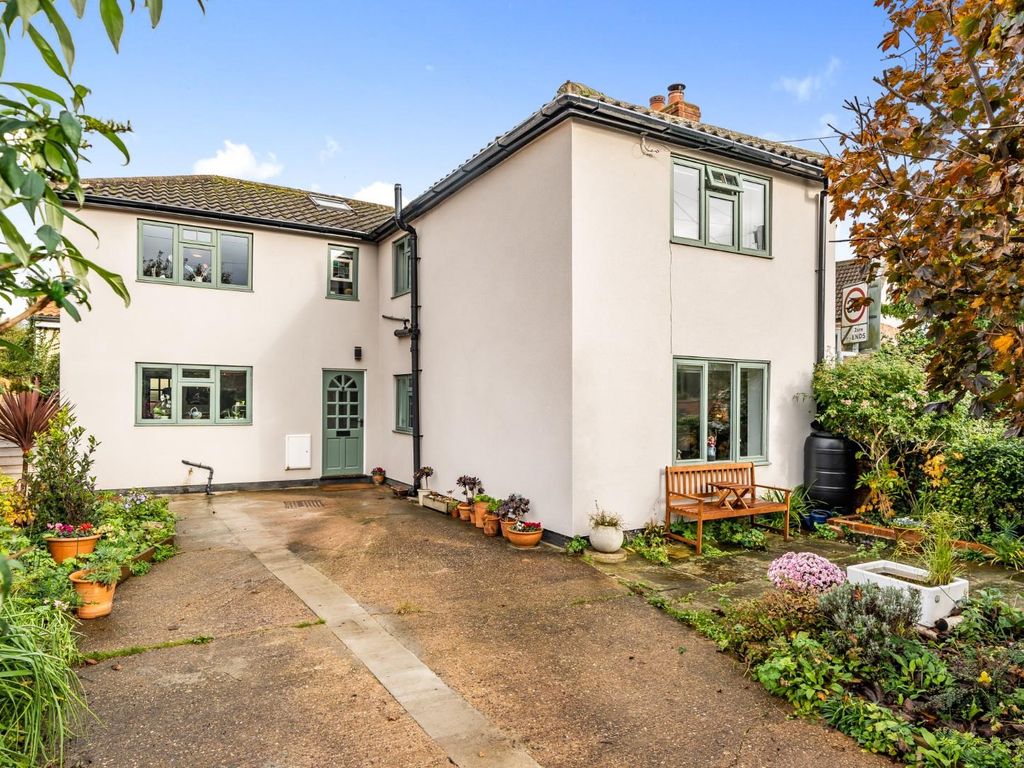 4 bed detached house for sale in Kelfield Road, Riccall, York YO19, £