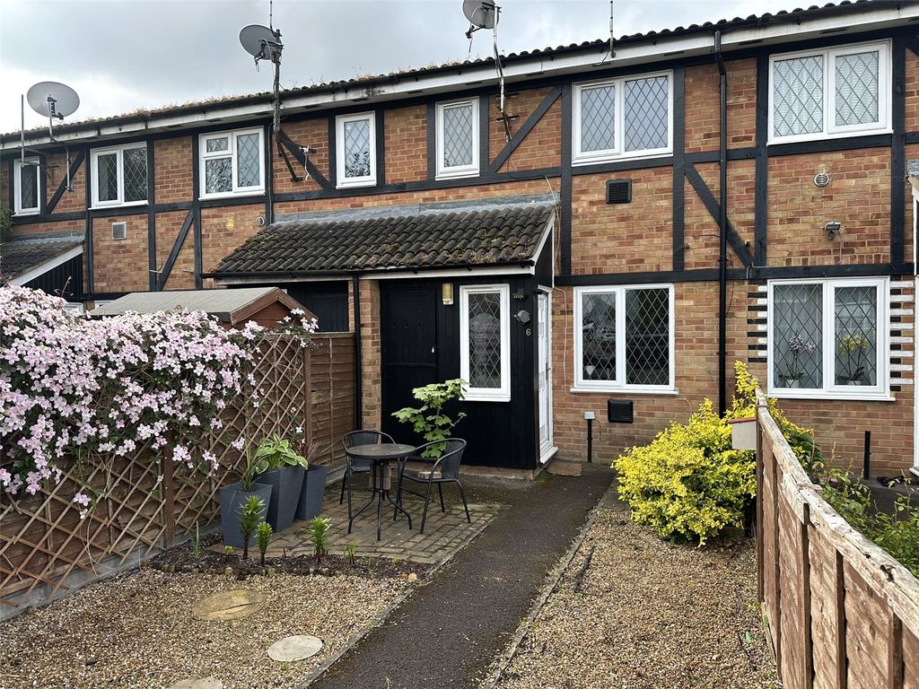 1 bed terraced house for sale in Ingleside, Colnbrook, Slough