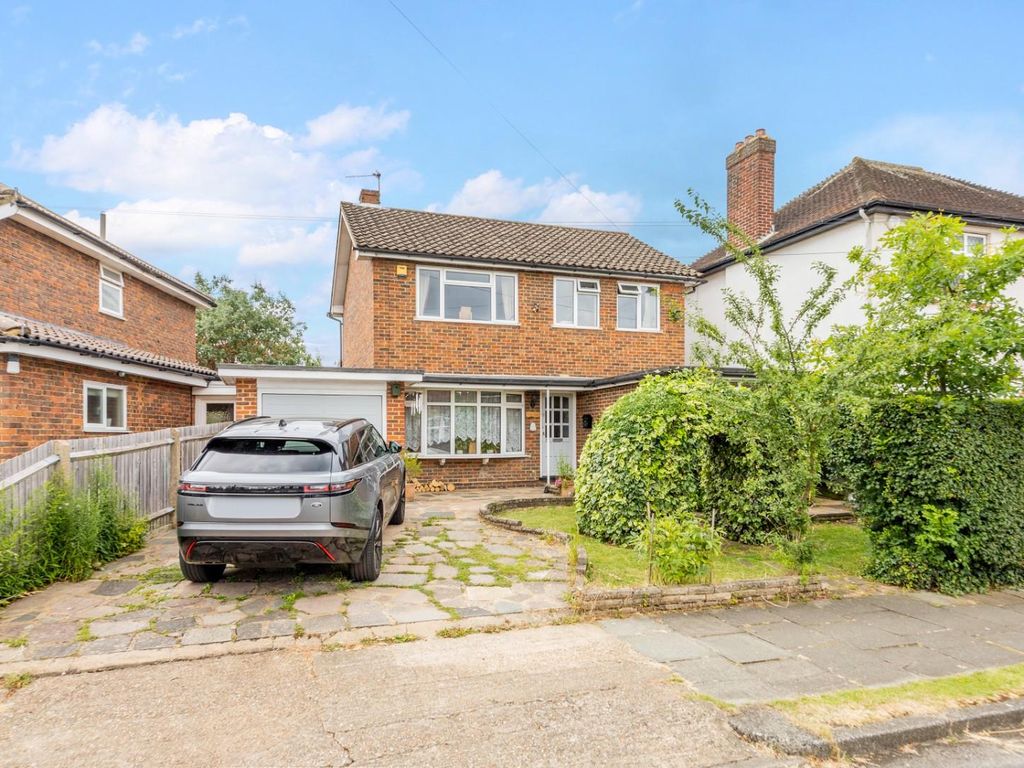 4 bed detached house for sale in Mavis Avenue, Ewell, Epsom KT19, £