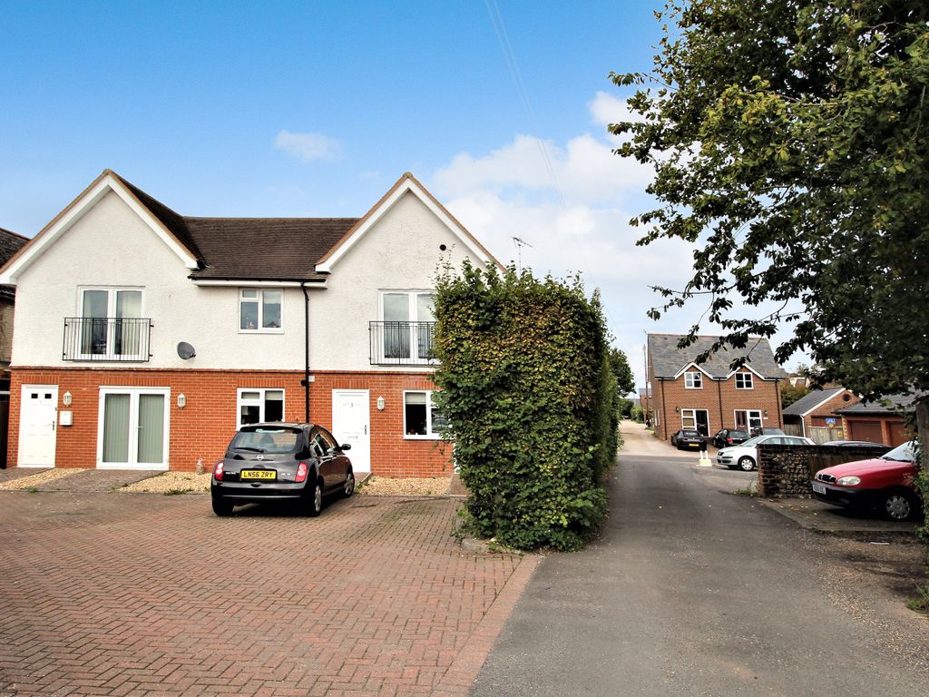1 bed flat to rent in Victoria Road, Alton, Hampshire GU34 Zoopla