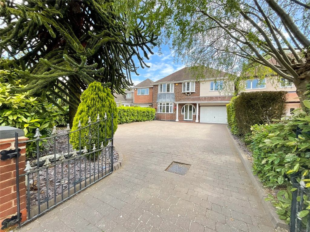 4 bed detached house for sale in Chester Road, Streetly, Sutton