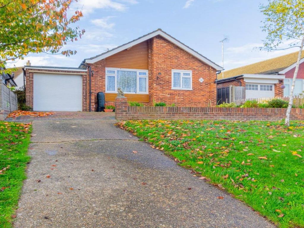 3 bed detached bungalow for sale in Wesley Avenue, Colchester CO4 Zoopla