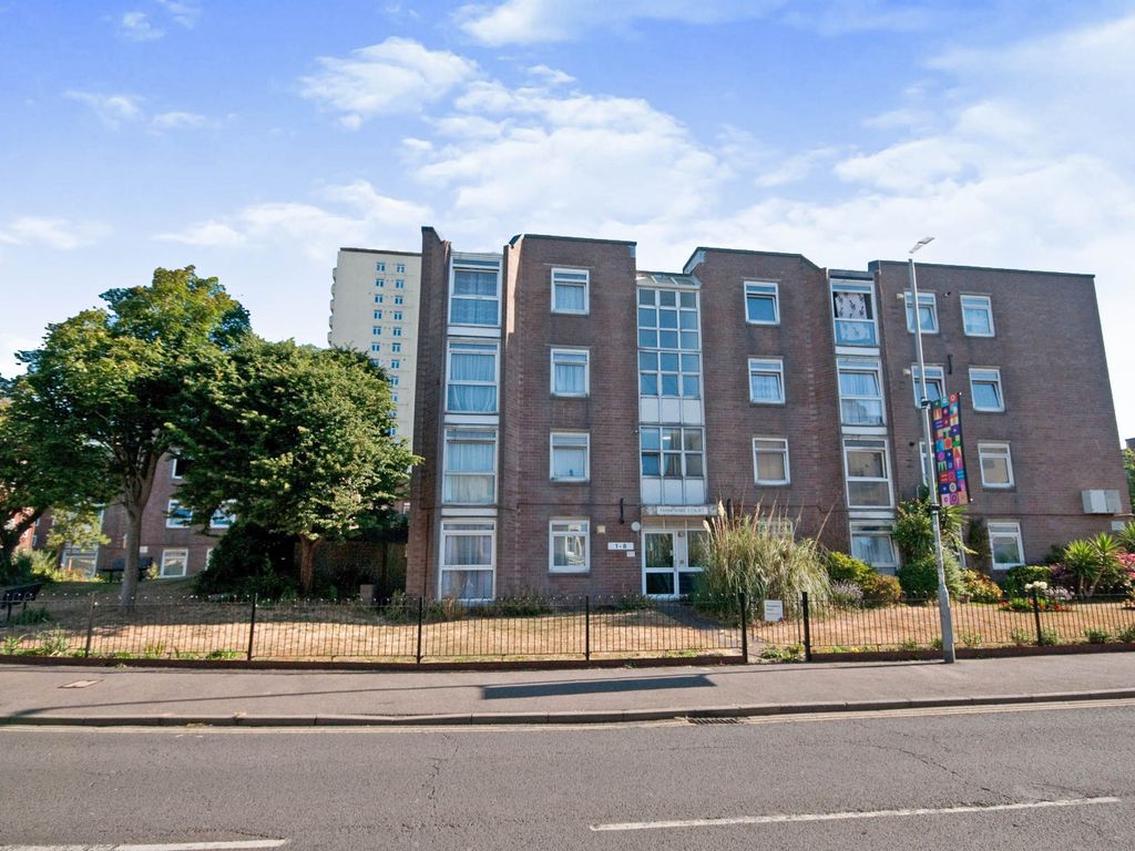 1 bed flat for sale in Hampshire Court, Upper St. James's Street