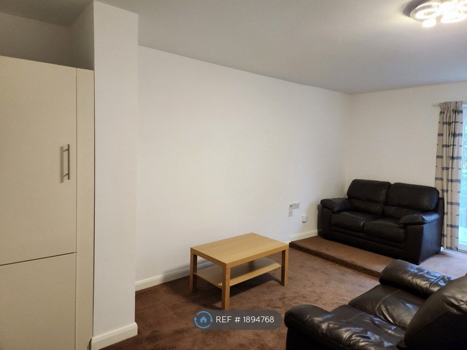 3 bed flat to rent in Hillview Gardens, Hendon NW4, £1,825 pcm Zoopla