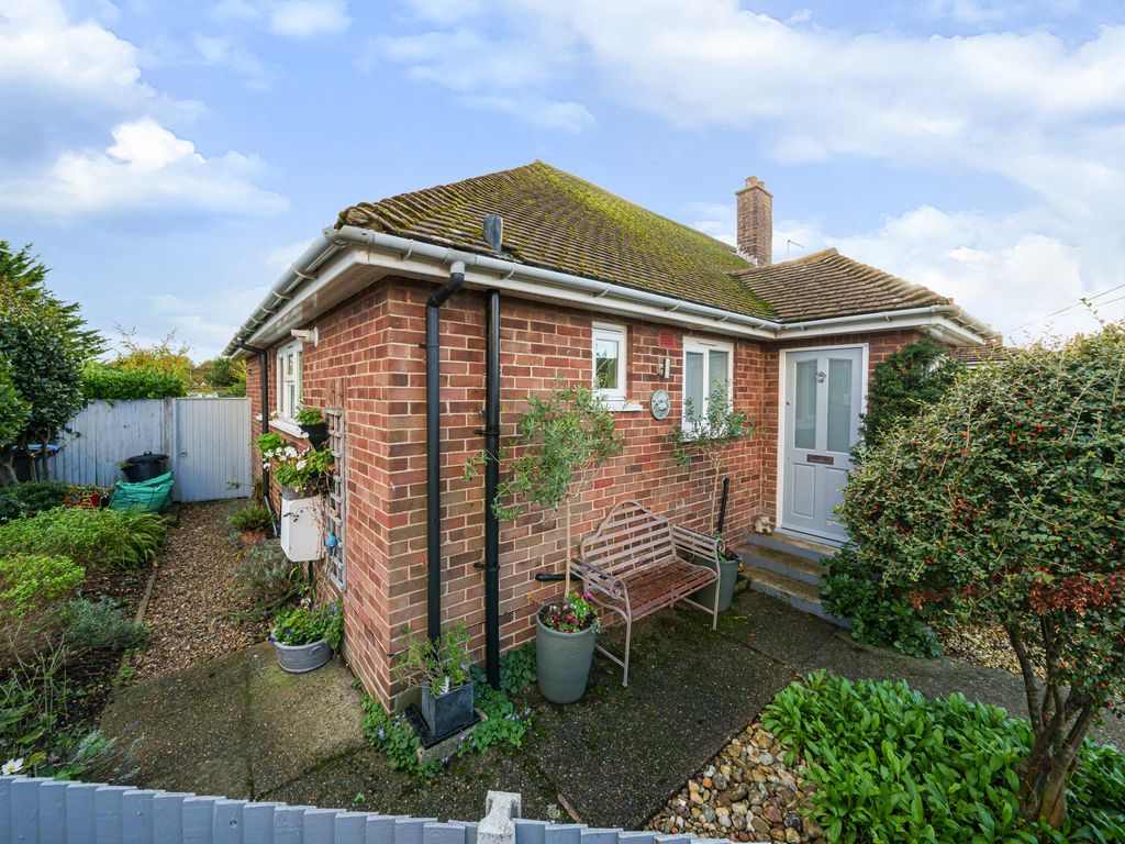 2 bed semidetached bungalow for sale in Kings Close, Kingsdown, Kent