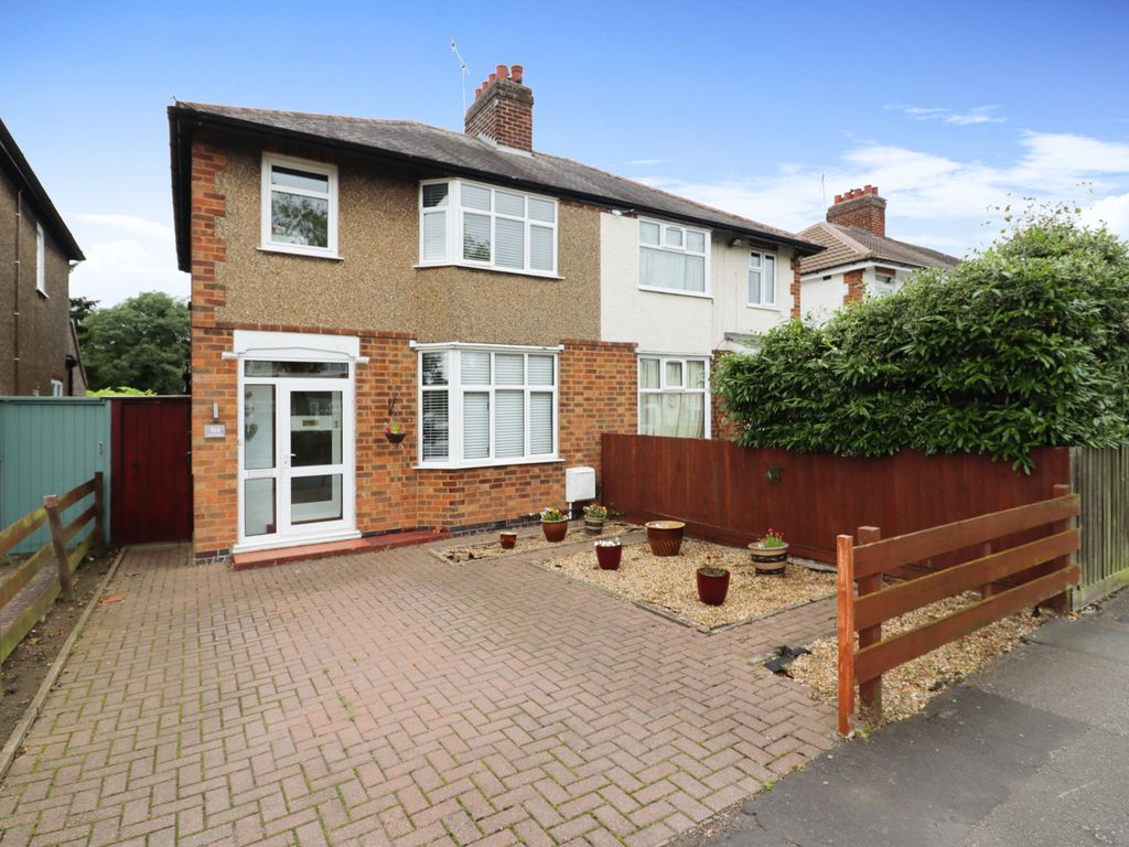3 bed semidetached house for sale in Percival Road, Rugby