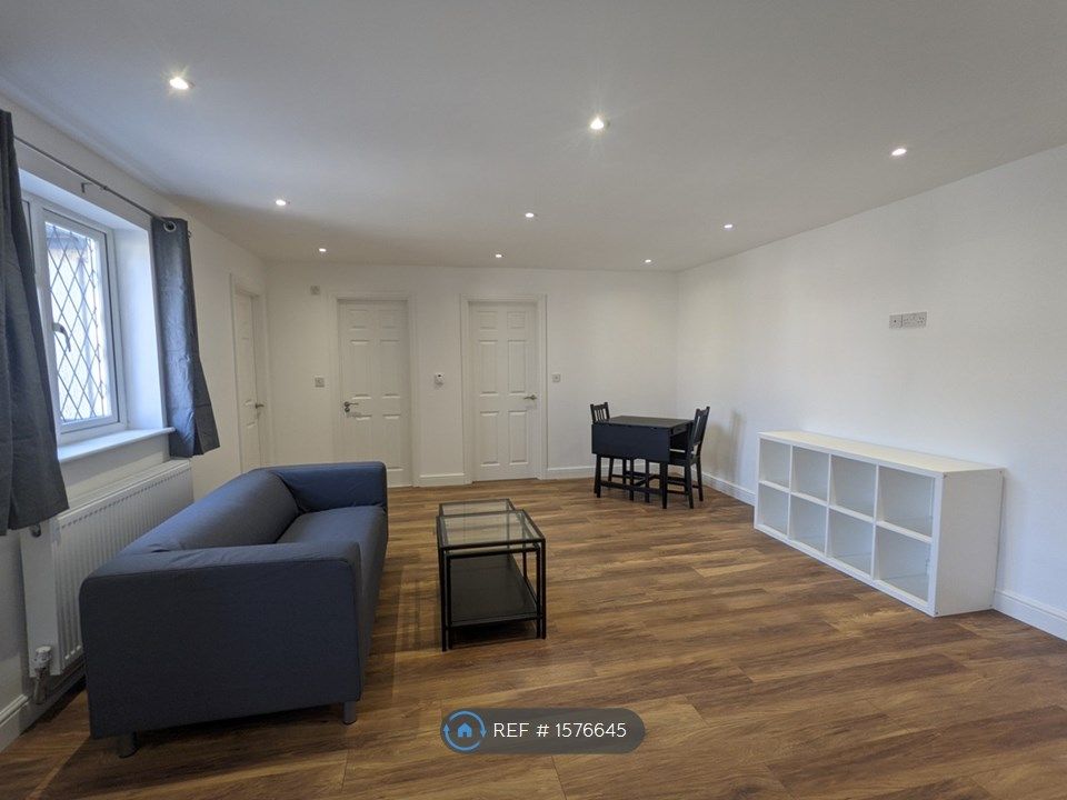 2 bed flat to rent in Longmore Road, Solihull B90 Zoopla