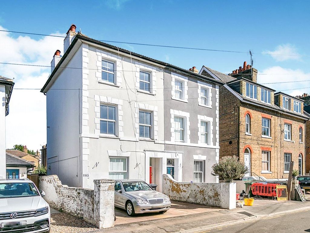 1 bed flat to rent in Cleaveland Road, Surbiton KT6 Zoopla