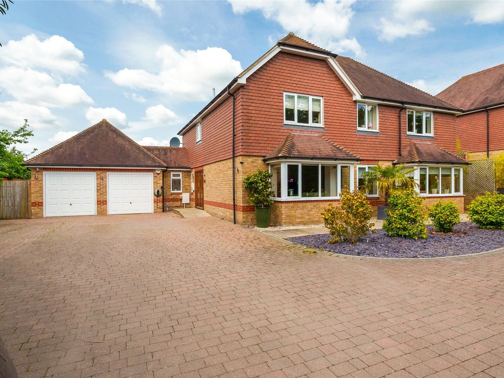 5 bed detached house for sale in Old Mill Place, Pulborough, West