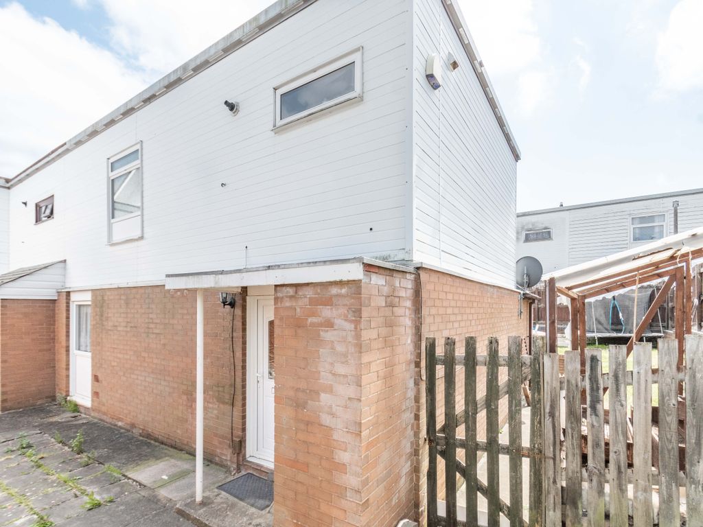 3 bed end terrace house for sale in Aldington Close, Lodge Park