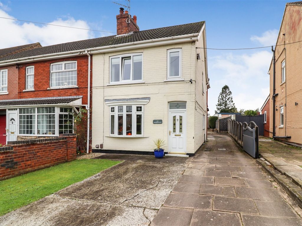 3 bed semidetached house for sale in Messingham Road, Scunthorpe DN17
